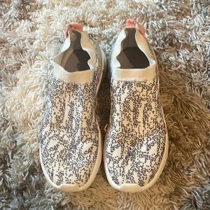 LIGHTLY WORN ADIDAS SHOES